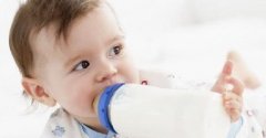 宝宝流口水需注意 可能是疾病导致