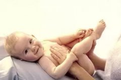 满月宝宝护理法 让新妈咪从容面对